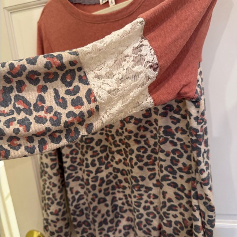Jolt Rust and Leopard Print Top - Picture 4 of 5